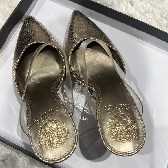 NWOT Vince Camuto Kempern pump - Picture 8 of 9